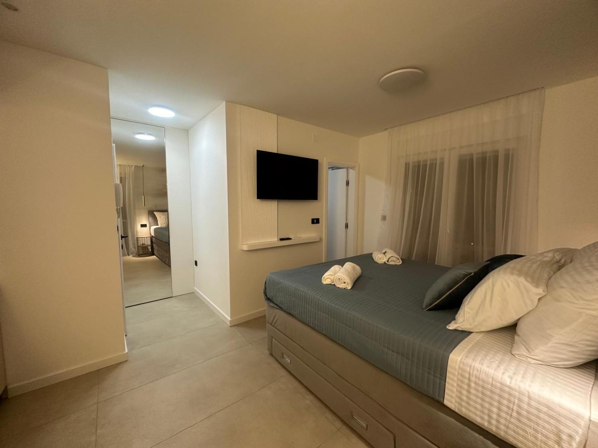 Amaro Luxury Room & Studio Apartman With Balcony Zadar Bagian luar foto